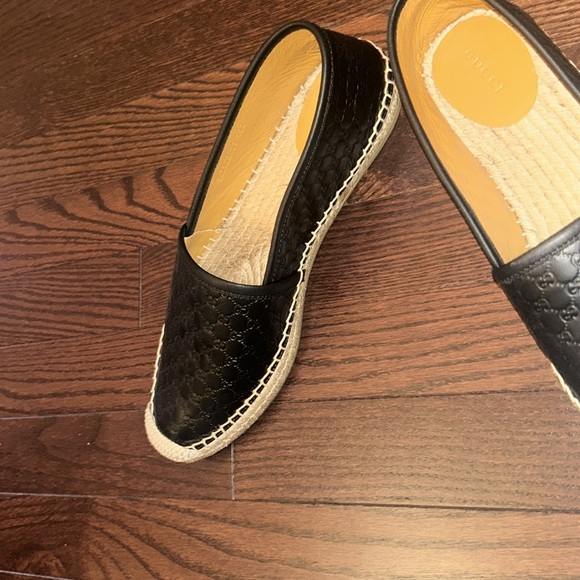 Authentic GUCCI black espadrilles size 39 ( US 8.5) never worn - Picture 2 of 5